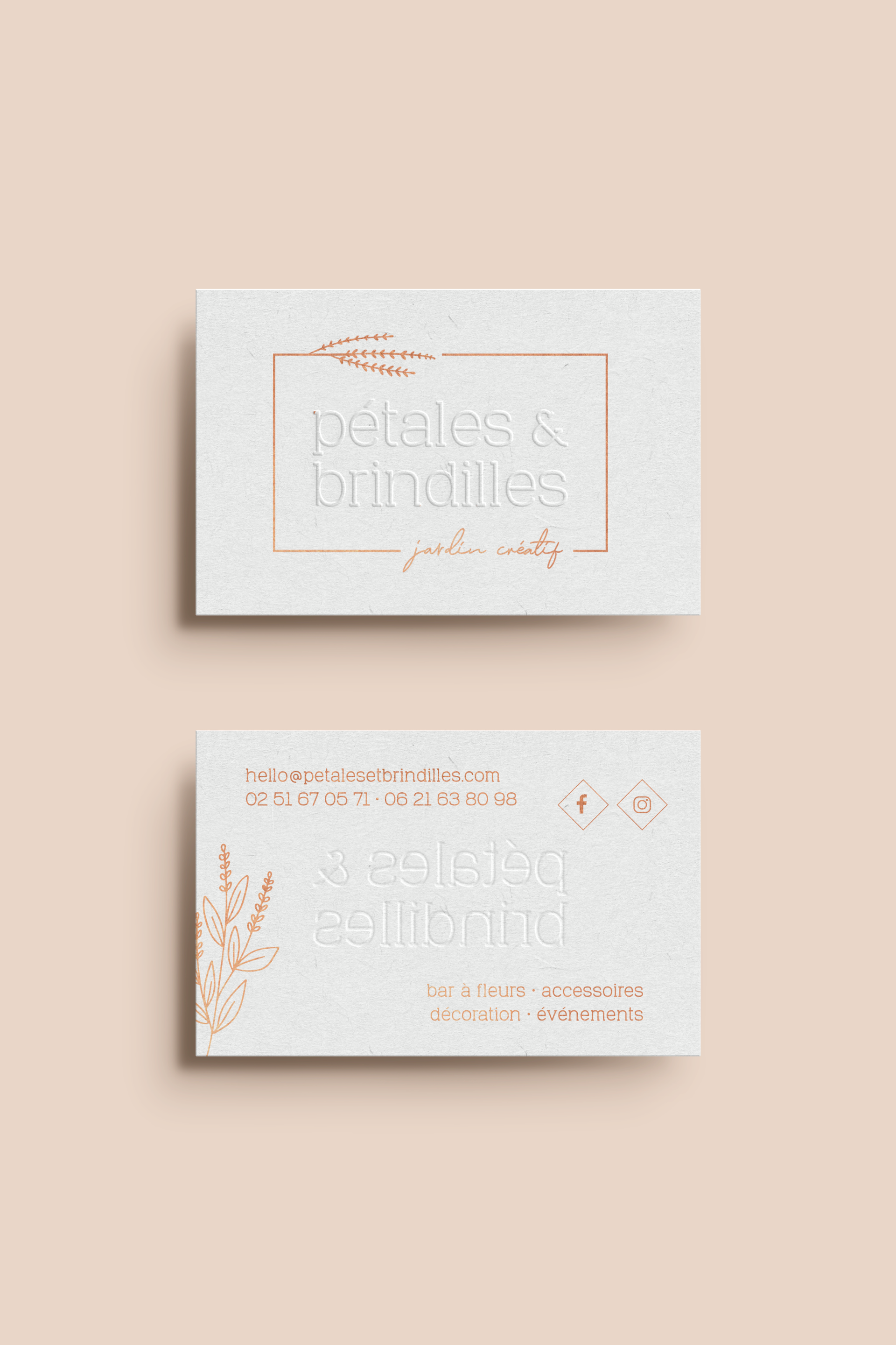 graphiste-nantes-studio-créatif-la-rusée-direction-artistique-fleuriste-pétales-et-brindilles-cartes