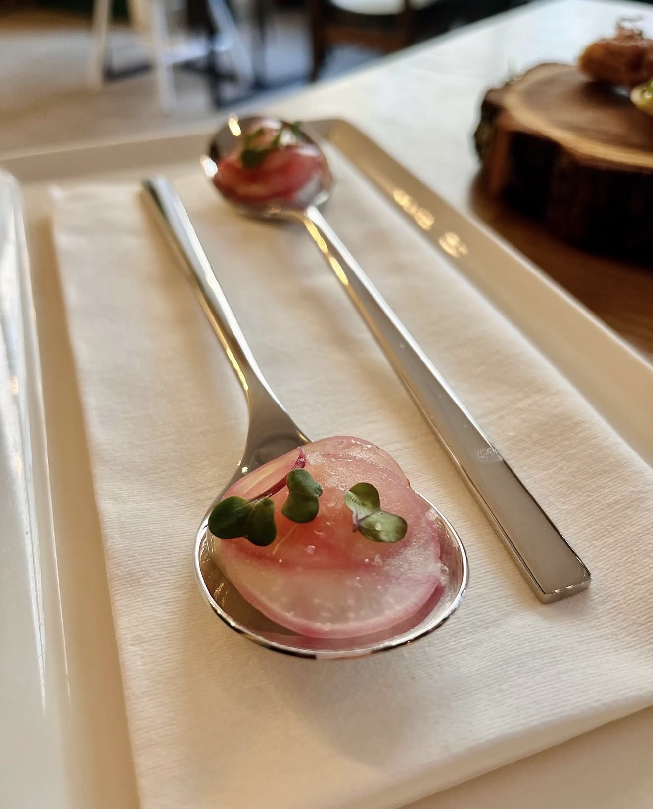 studio-creatif-nantes-direction-artistique-restaurant-nantes-bairoz-détail-food