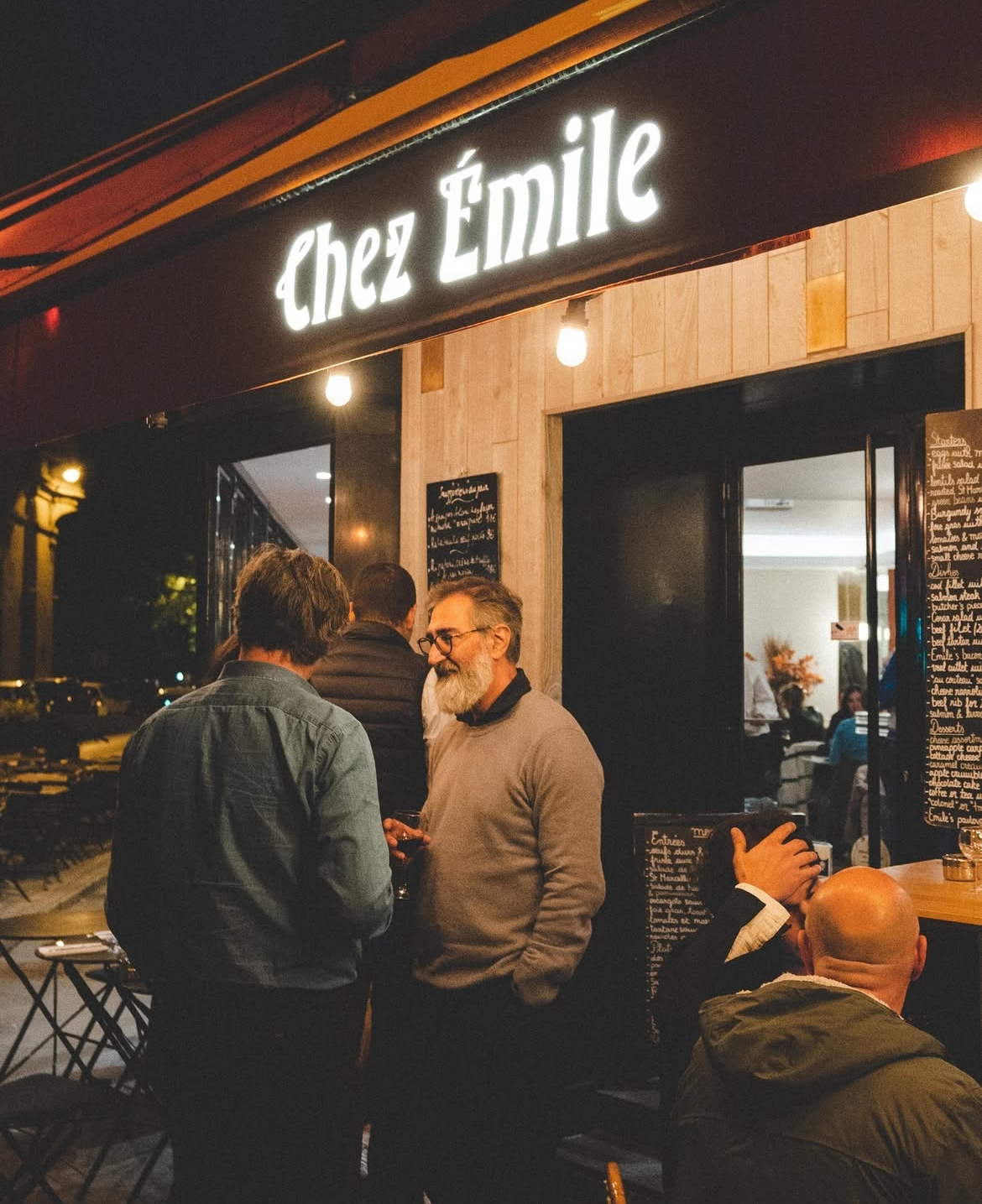 Terrasse restaurant parisien Chez Émile devanture