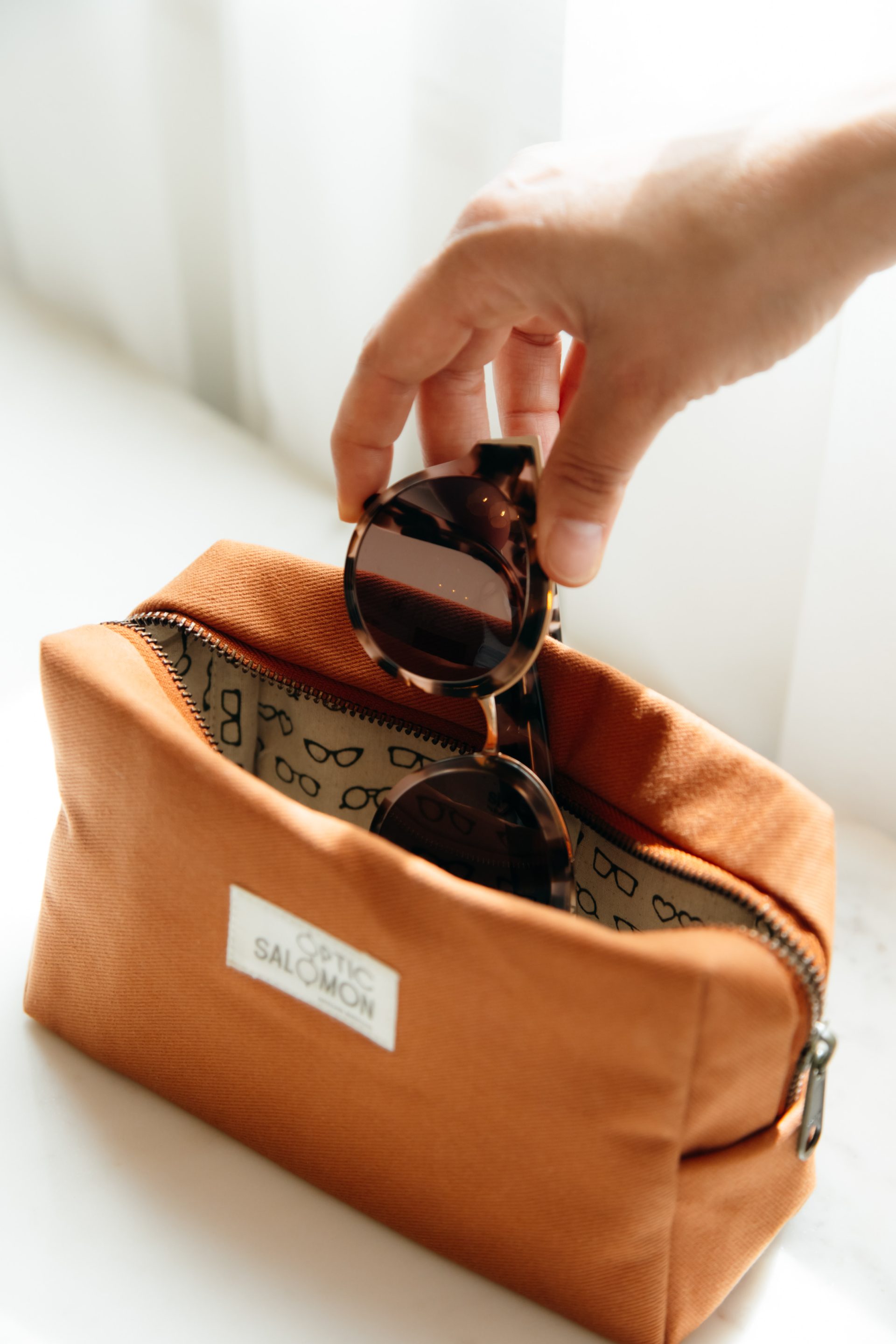 Optic Salomon, opticien indépendant au Croisic, refonte identité pour leurs 20 ans par le Studio La Rusée.